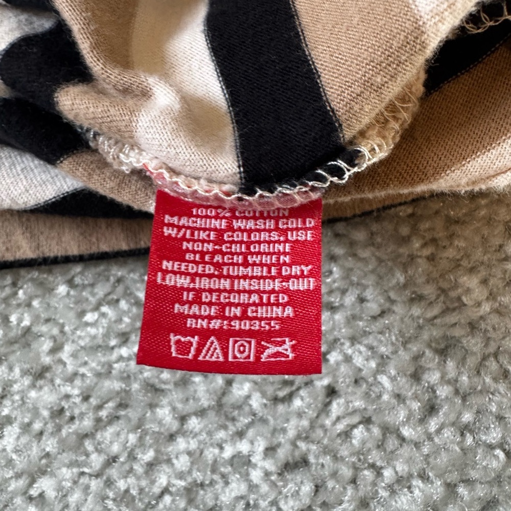 4Hunnid Stripped Tee. No size tag- seems to be a small - Picture 6 of 6